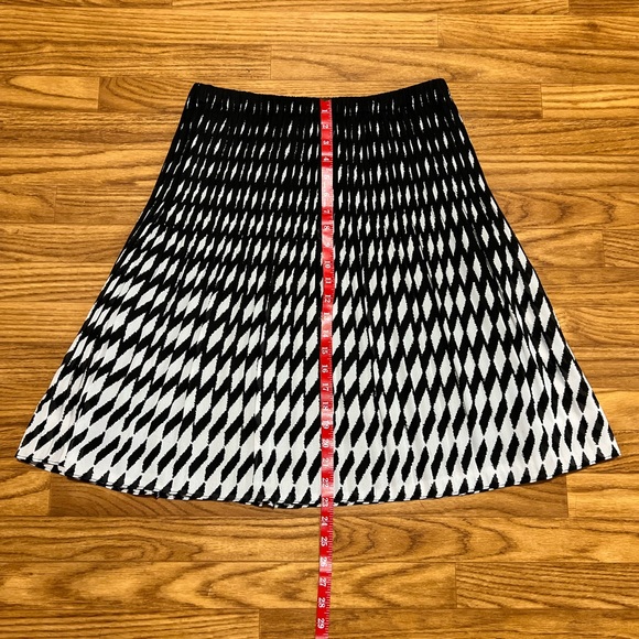 Alfani pleated skirt, sz S - Picture 2 of 5